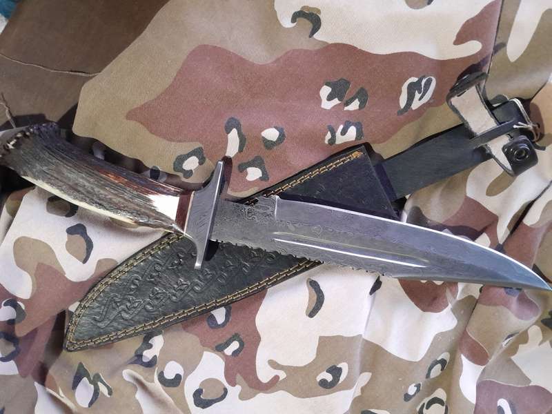 Damascus hunting bowie