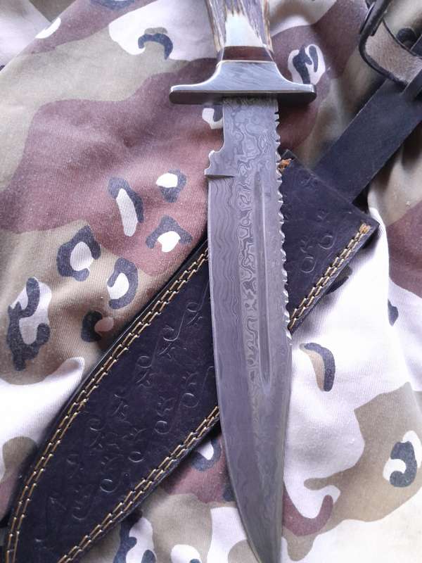 Damascus hunting bowie
