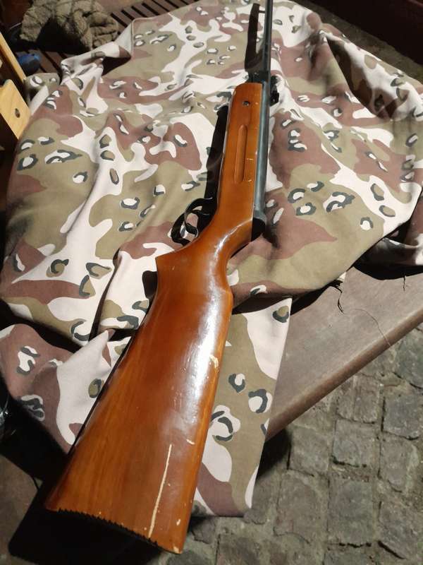 McCoy 4.5mm pellet gun