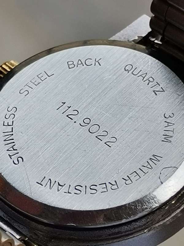 LADIES ELEGANT ROTARY SWISS MADE GOLD WATCH IN EXCELLENT WORKING CONDITION