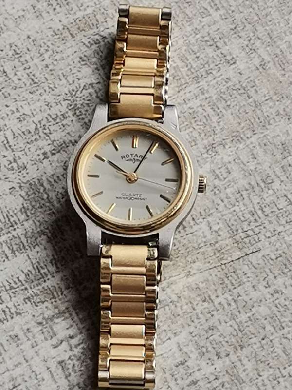 LADIES ELEGANT ROTARY SWISS MADE GOLD WATCH IN EXCELLENT WORKING CONDITION