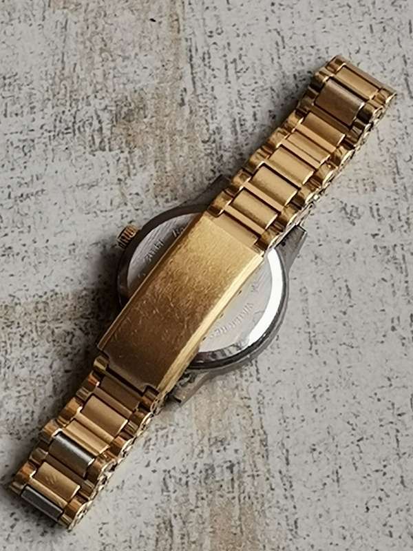 LADIES ELEGANT ROTARY SWISS MADE GOLD WATCH IN EXCELLENT WORKING CONDITION