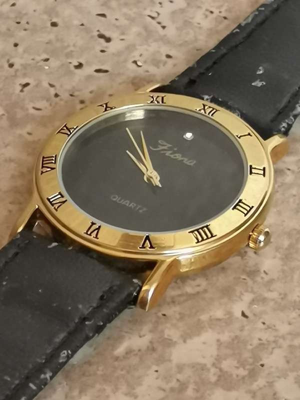 STUNNING LADIES FIONA GOLD PLATED WATCH WITH BIG 30CM FACE IN EXCELLENT WORKING CONDITION