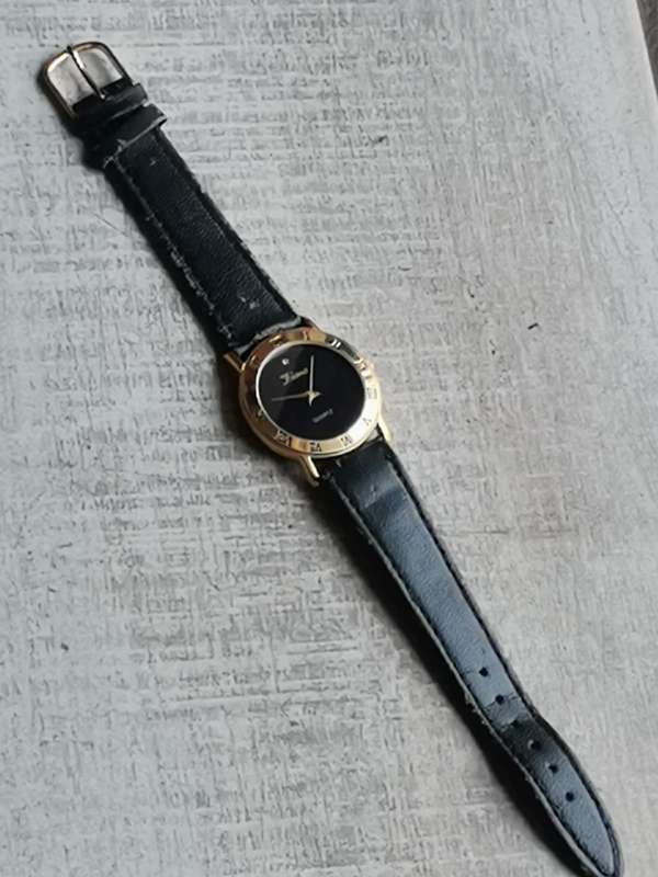 STUNNING LADIES FIONA GOLD PLATED WATCH WITH BIG 30CM FACE IN EXCELLENT WORKING CONDITION