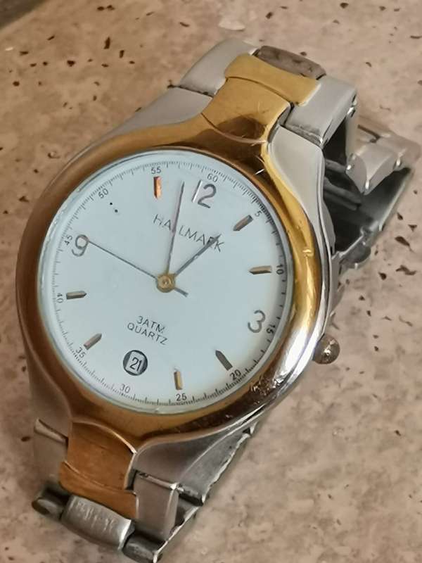 MENS 2 TONE HALLMARK WATCH IN EXCELLENT WORKING CONDITION
