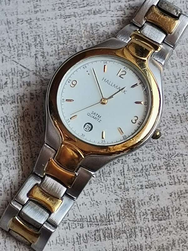 MENS 2 TONE HALLMARK WATCH IN EXCELLENT WORKING CONDITION