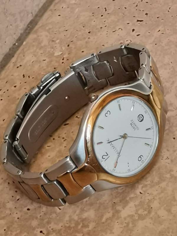 MENS 2 TONE HALLMARK WATCH IN EXCELLENT WORKING CONDITION