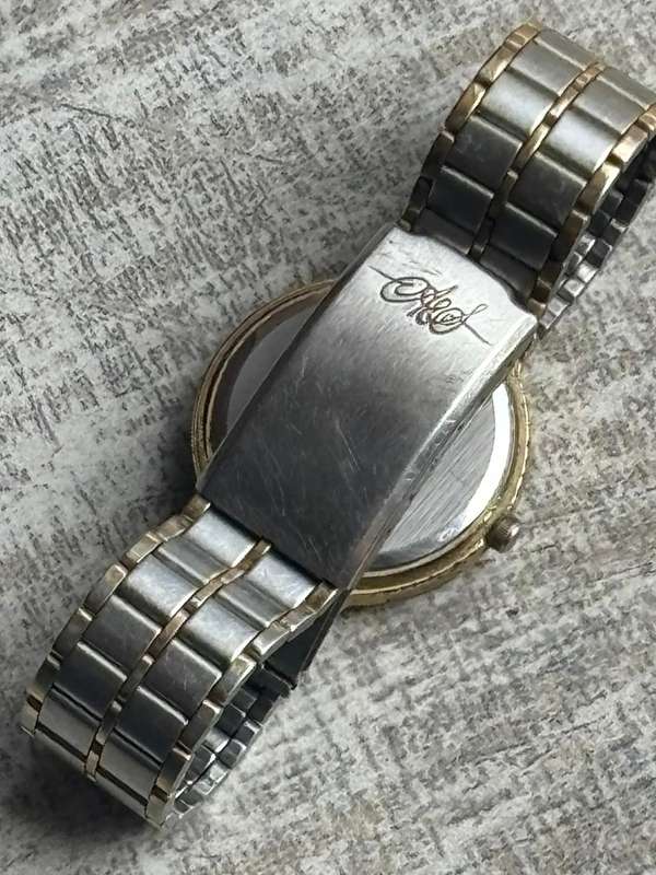 MENS A&S SWISS WATCH IN EXCELLENT WORKING CONDITION