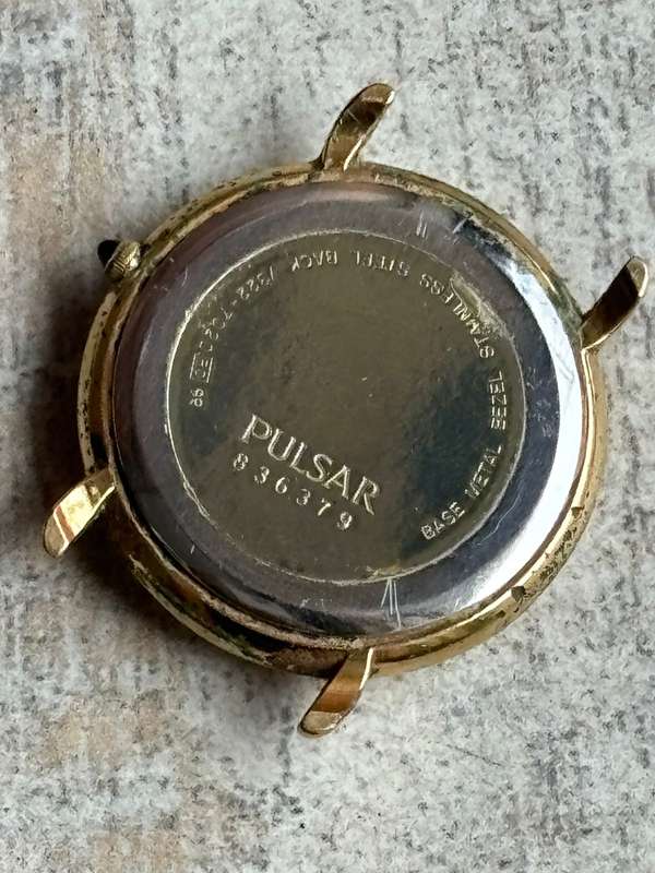 MENS VINTAGE LANCO AND PULSAR GOLD WATCHES BOTH IN EXCELLENT WORKING CONDITION - BIDDING FOR BOTH