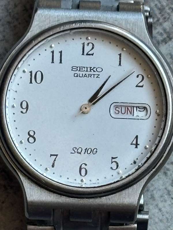 MENS SEIKO SQ100 WATCH IN EXCELLENT WORKING CONDITION