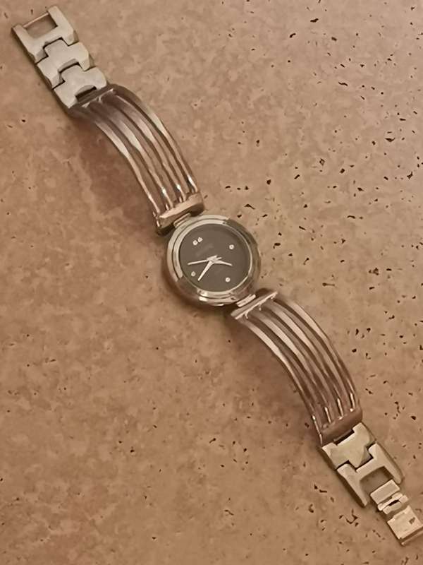 LADIES DISSONI WATCH IN EXCELLENT WORKING CONDITION