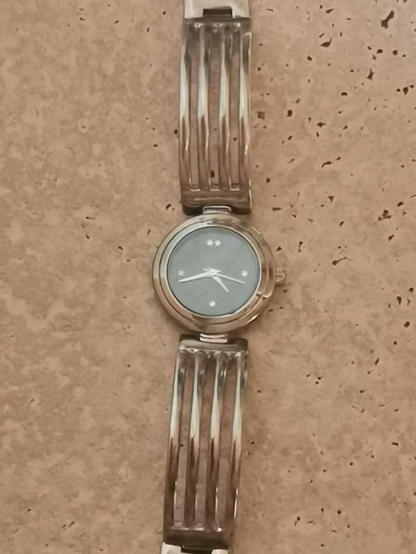 LADIES DISSONI WATCH IN EXCELLENT WORKING CONDITION