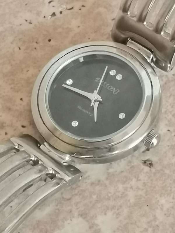 LADIES DISSONI WATCH IN EXCELLENT WORKING CONDITION