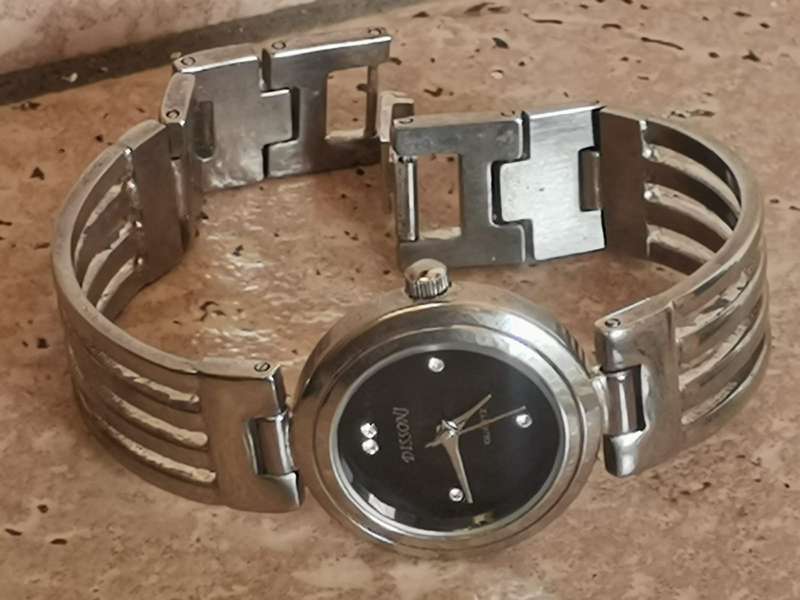 LADIES DISSONI WATCH IN EXCELLENT WORKING CONDITION
