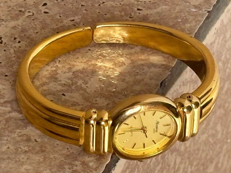 LADIES GOLD MORTIMA 2000 WATCH IN EXCELLENT WORKING CONDITION