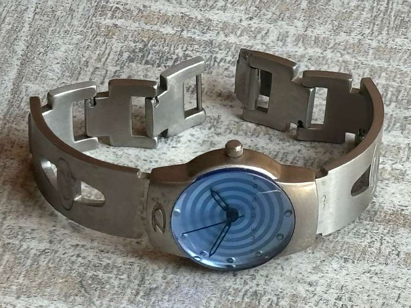 STUNNING LADIES TIME DESIGN WATCH IN EXCELLENT WORKING CONDITION