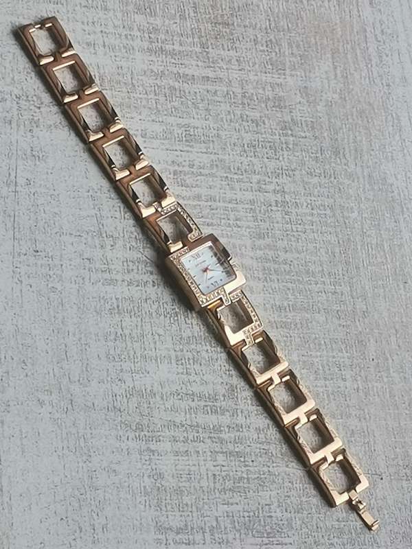 STUNNING LADIES STERLING GOLD PLATED WATCH IN EXCELLENT WORKING CONDITION