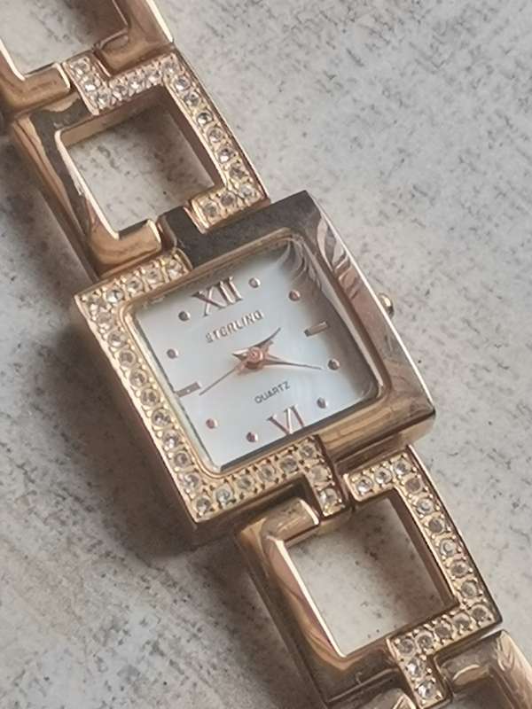 STUNNING LADIES STERLING GOLD PLATED WATCH IN EXCELLENT WORKING CONDITION
