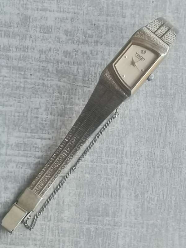 STUNNING LADIES TEMPO GOLD PLATED WATCH IN EXCELLENT WORKING CONDITION