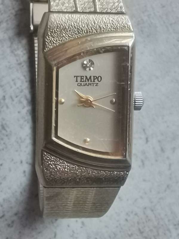 STUNNING LADIES TEMPO GOLD PLATED WATCH IN EXCELLENT WORKING CONDITION