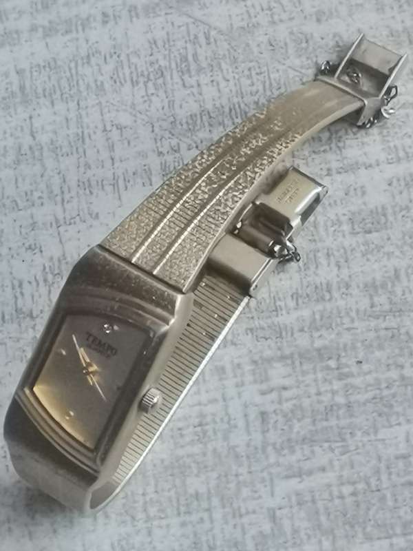 STUNNING LADIES TEMPO GOLD PLATED WATCH IN EXCELLENT WORKING CONDITION