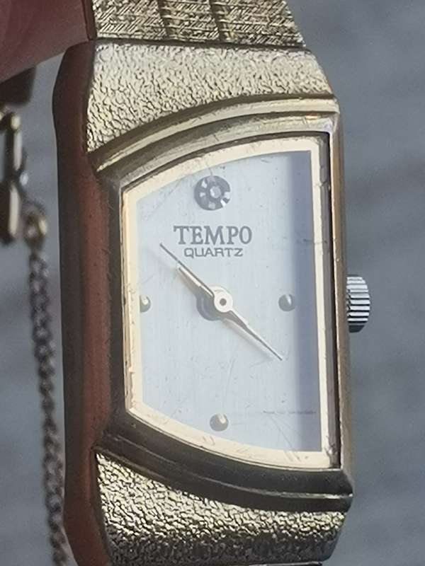 STUNNING LADIES TEMPO GOLD PLATED WATCH IN EXCELLENT WORKING CONDITION