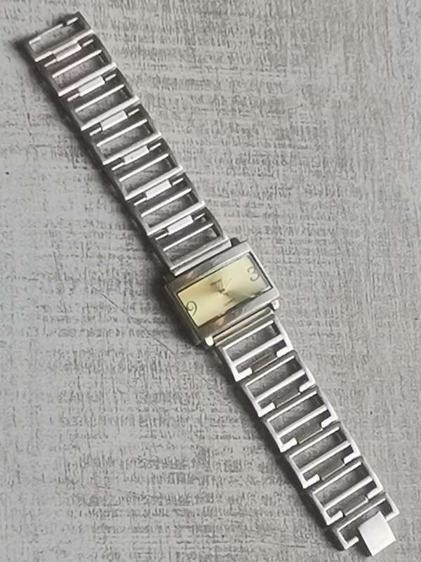 STUNNING LADIES HONEY STAINLESS STEEL WATCH IN EXCELLENT WORKING CONDITION