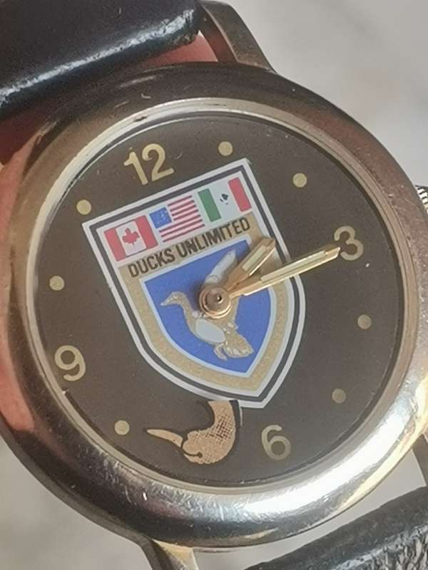MENS DUCKS UNLIMITED QUARTZ WATCH IN EXCELLENT WORKING CONDITION