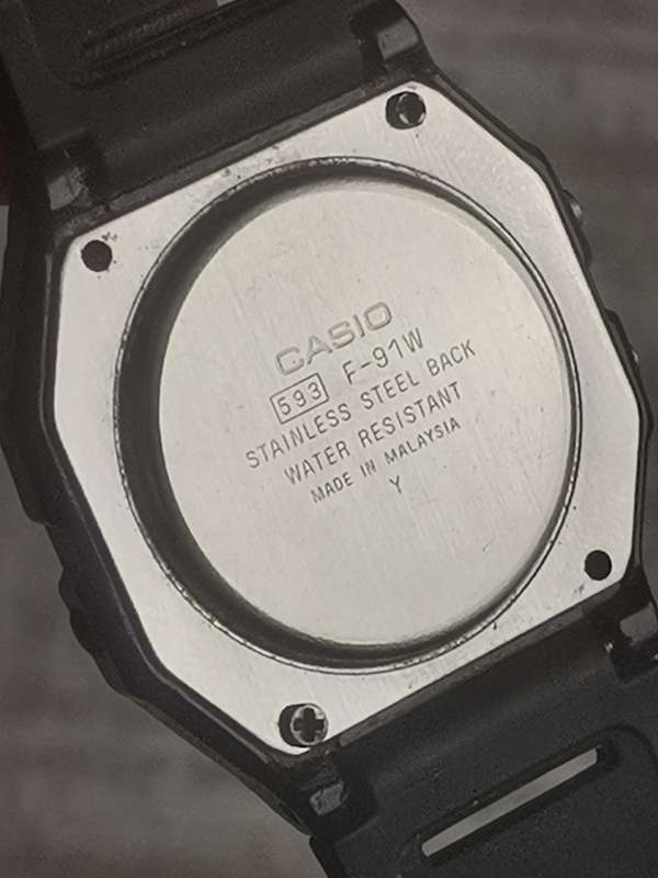 VINTAGE MENS CASIO F-91W CHRONOGRAPH WATCH IN EXCELLENT WORKING CONDITION