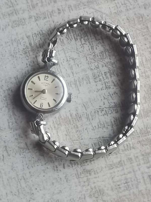 LADIES ROTARY SWISS VINTAGE 17 JEWELS MANUAL WIND WATCH