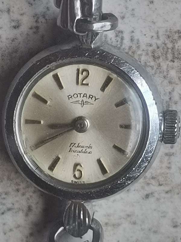 LADIES ROTARY SWISS VINTAGE 17 JEWELS MANUAL WIND WATCH