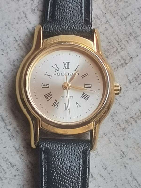 STUNNING LADIES GOLD PLATED WATCH IN EXCELLENT WORKING CONDITION
