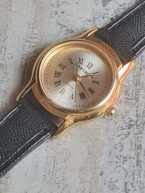 STUNNING LADIES GOLD PLATED WATCH IN EXCELLENT WORKING CONDITION
