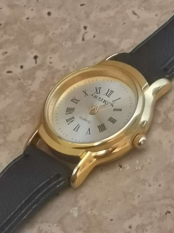 STUNNING LADIES GOLD PLATED WATCH IN EXCELLENT WORKING CONDITION
