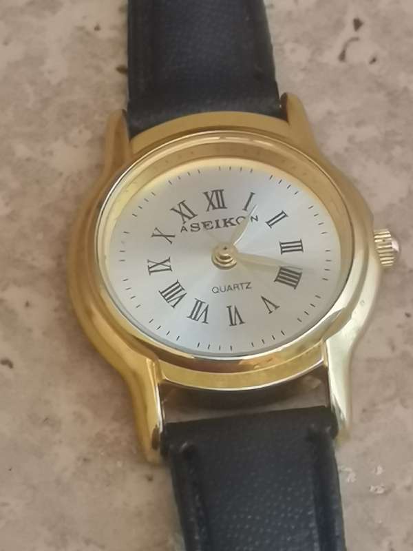 STUNNING LADIES GOLD PLATED WATCH IN EXCELLENT WORKING CONDITION