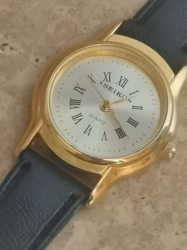 STUNNING LADIES GOLD PLATED WATCH IN EXCELLENT WORKING CONDITION