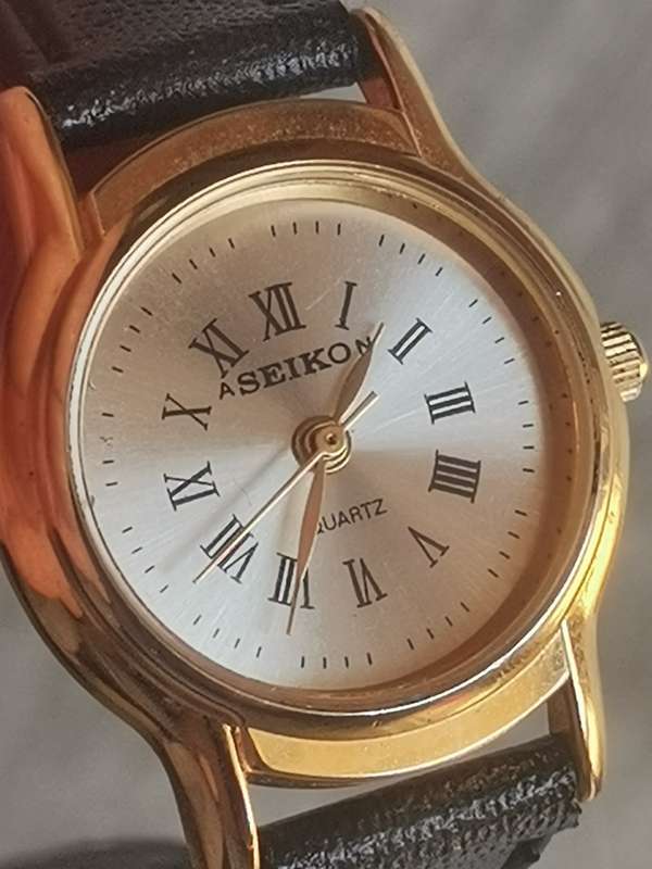 STUNNING LADIES GOLD PLATED WATCH IN EXCELLENT WORKING CONDITION