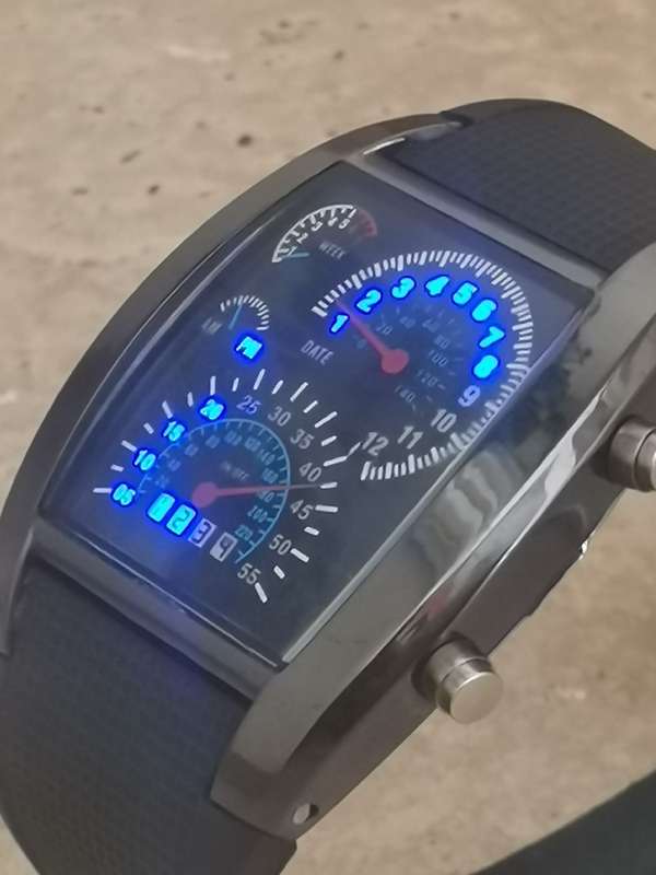 MENS LED WATCH IN GOOD WORKING CONDITION