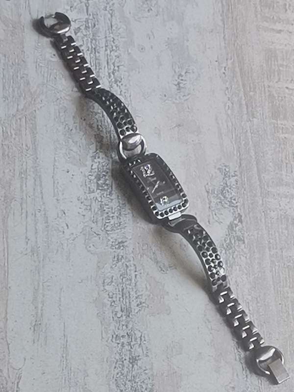 ELEGANT DIVA LADIES WATCH IN EXCELLENT WORKING CONDITION