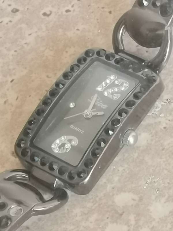 ELEGANT DIVA LADIES WATCH IN EXCELLENT WORKING CONDITION
