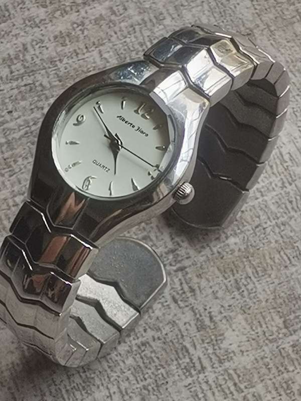 STUNNING ELEGANT LADIES ALBERTO FIORO BANGLE WATCH IN EXCELLENT WORKING CONDITION