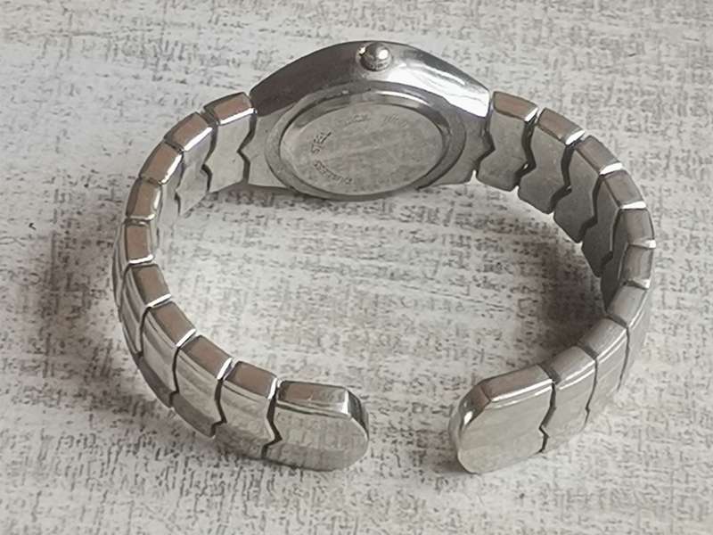STUNNING ELEGANT LADIES ALBERTO FIORO BANGLE WATCH IN EXCELLENT WORKING CONDITION