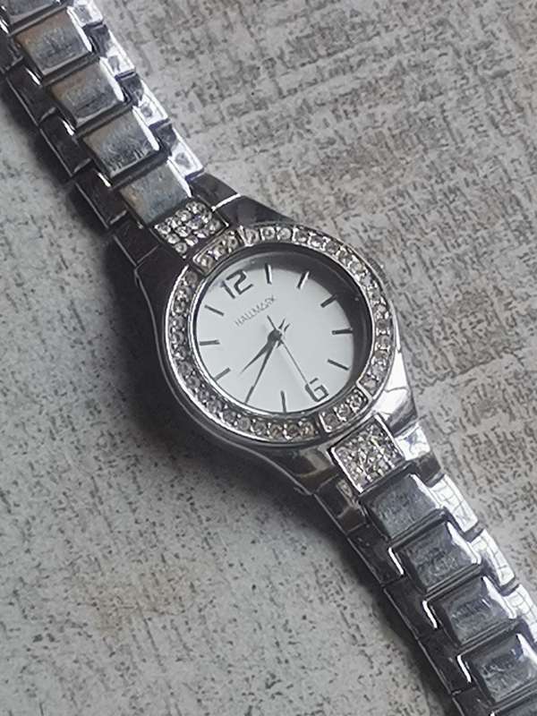 $$$BLACK FRIDAY$$$ ELEGANT LADIES HALLMARK WATCH IN EXCELLENT WORKING CONDITION