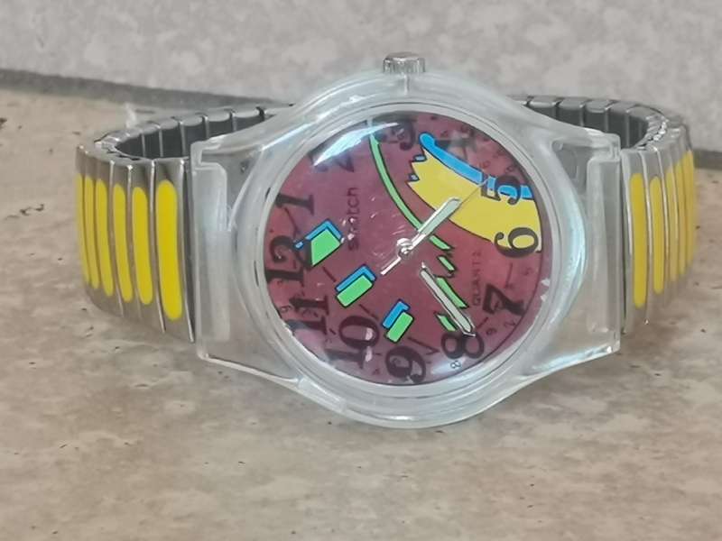ELEGANT LADIES/GIRL SMATCH COLOURFUL WATCH IN EXCELLENT WORKING CONDITION