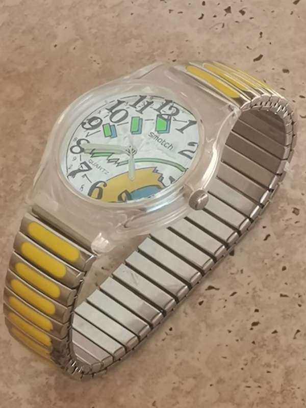 ELEGANT LADIES/GIRL SMATCH COLOURFUL WATCH IN EXCELLENT WORKING CONDITION