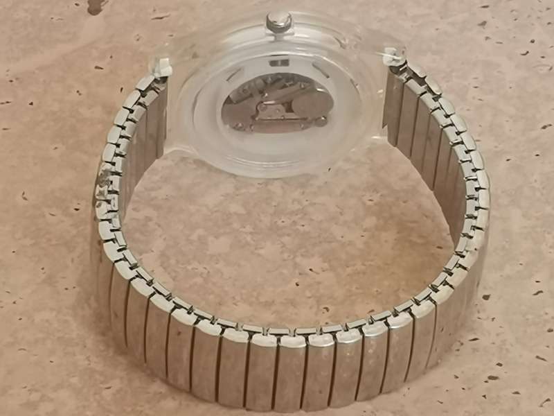 ELEGANT LADIES/GIRL SMATCH COLOURFUL WATCH IN EXCELLENT WORKING CONDITION