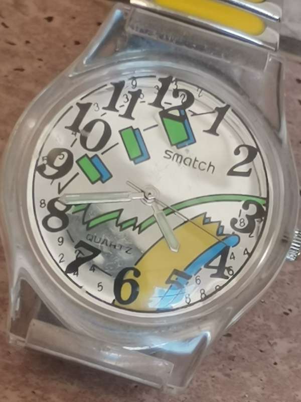 ELEGANT LADIES/GIRL SMATCH COLOURFUL WATCH IN EXCELLENT WORKING CONDITION