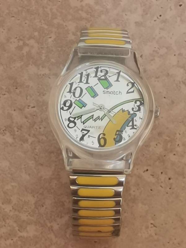 ELEGANT LADIES/GIRL SMATCH COLOURFUL WATCH IN EXCELLENT WORKING CONDITION