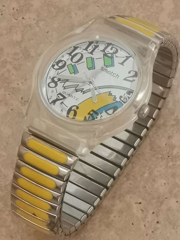 ELEGANT LADIES/GIRL SMATCH COLOURFUL WATCH IN EXCELLENT WORKING CONDITION