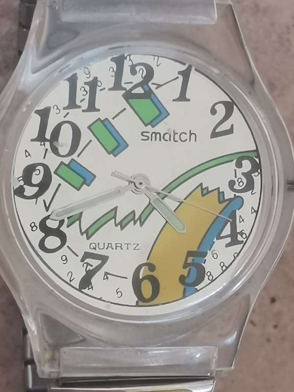 ELEGANT LADIES/GIRL SMATCH COLOURFUL WATCH IN EXCELLENT WORKING CONDITION